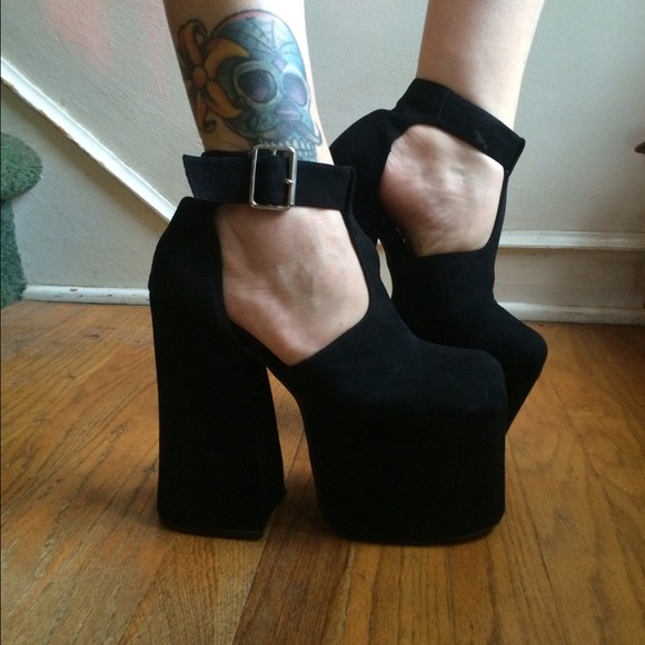 UNIF Shoes - 🚫SOLD ON EBAY🚫 UNIF Dame Platforms