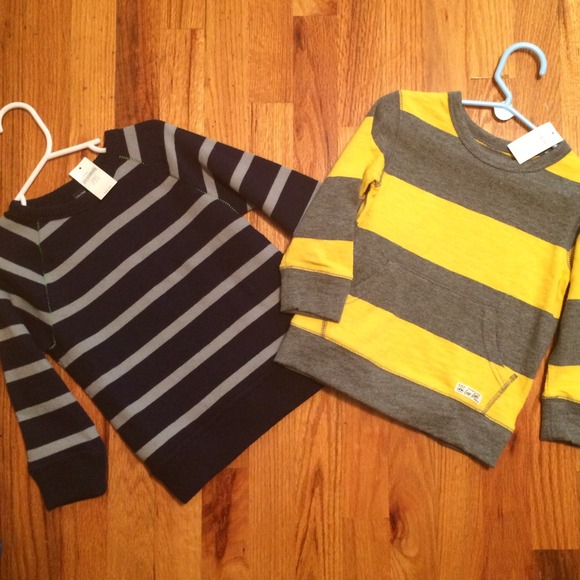 2 BabyGap boys Toddler Sweaters