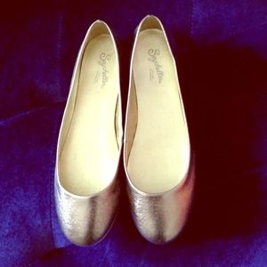 Seychelles goldish/silverish flats!!