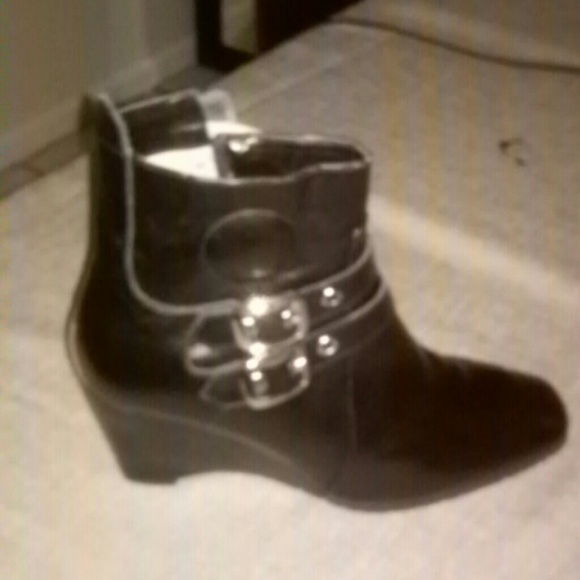 Motorcycle boot