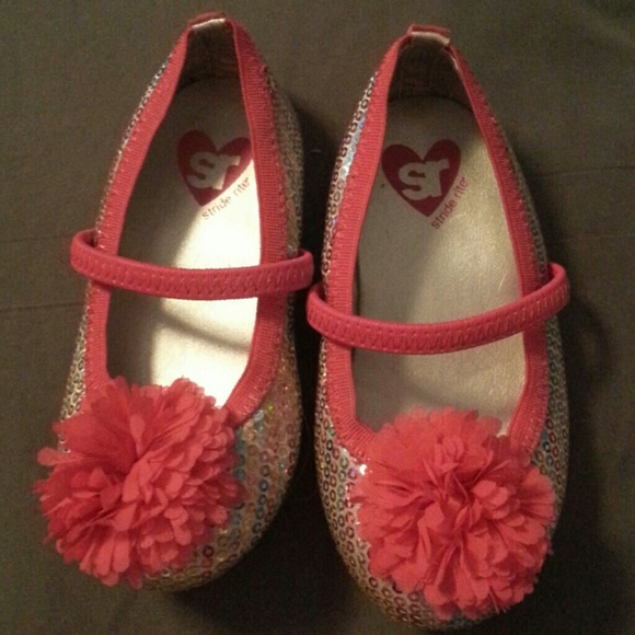 Like new Toddler Strideride size 6