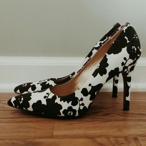 LOFT Floral Print Pumps