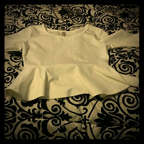 Off white shirt ruffle bottom