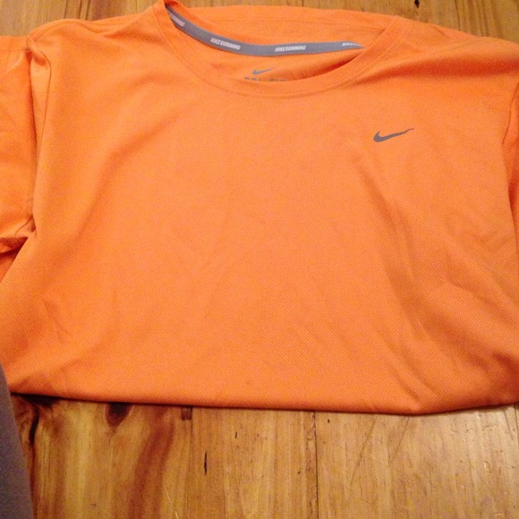 Nike Sri fit shirt