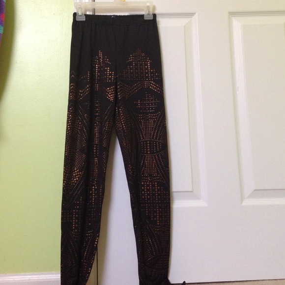 🔘Patterned leggings🔘