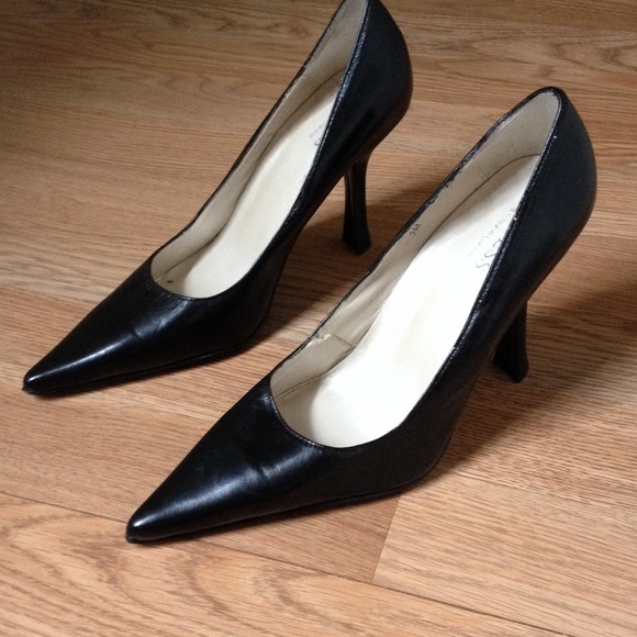 GUESS SIZE 5.5