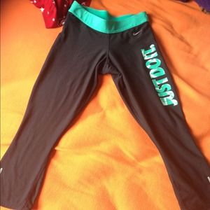 Nike crop leggings