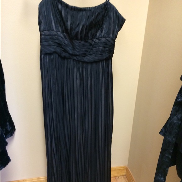 BCBG Silk Long Strapless Dress size 12!!