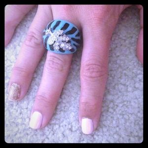 🌟Teal & Black "Leaf" bling ring