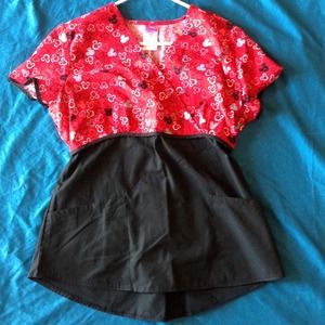 Disney Mickey mouse scrub top sz m