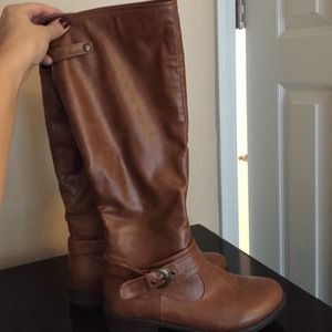 Brown zip up boot *SOLD*