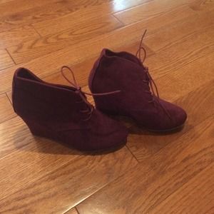 Brand new wedge wine color boots