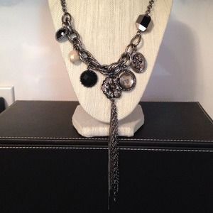 Express necklace