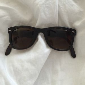 Tortoise Shell Foldable Ray-Ban wayfarer 😎