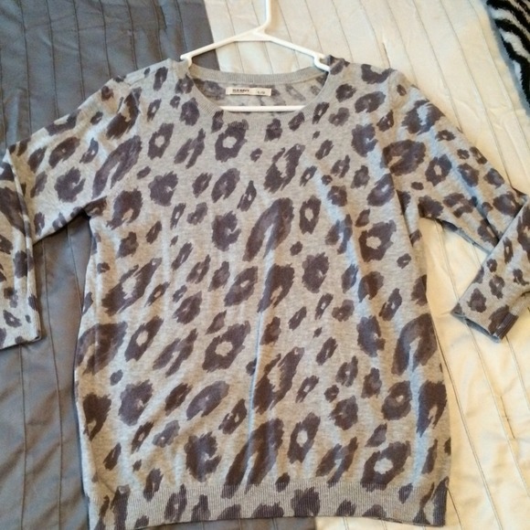 Old Navy Womens Cheetah Print sweater