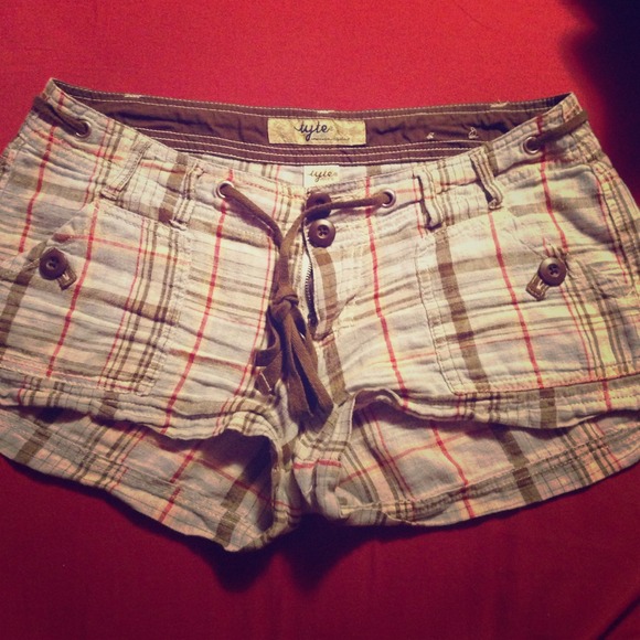 Brown striped short shorts