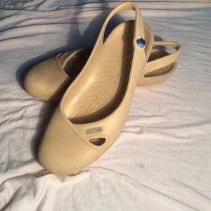 Tan crocs