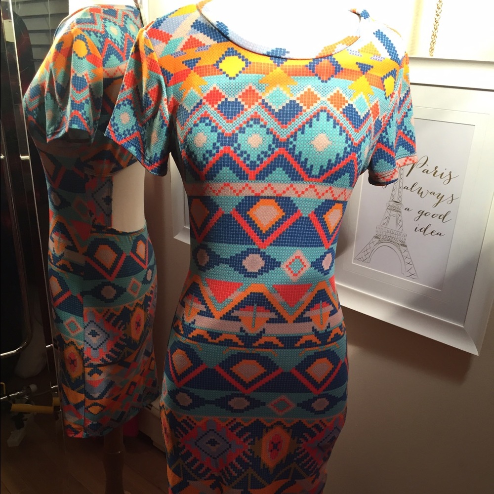 Aztec Cut-Out Dress - Picture 2 of 4