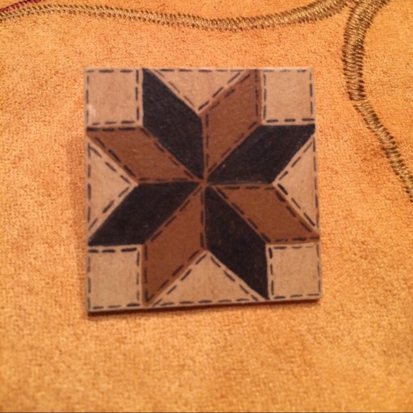 Folk Art Wood Post Earrings/Pin - Picture 3 of 4