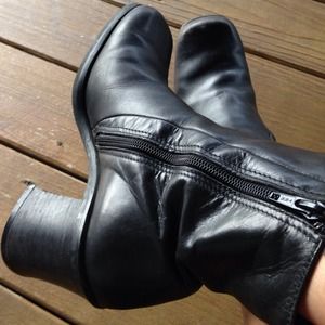 Women's short boots size 6.5/7