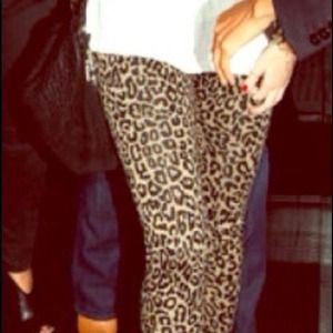 Leopard print leggings with glitter