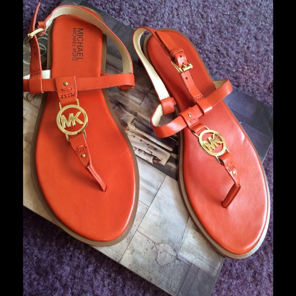 Michael Kors Shoes - 💥🎉👏🏼SOLD ON 🅿️🅿️👏🏼🎉💥Michael Kors sandals