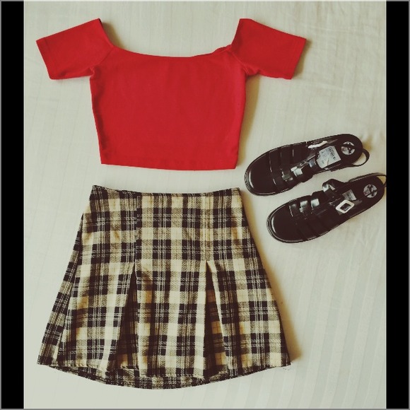 ON HOLD Brandy Melville plaid skirt.