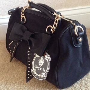 BNWT! Lovely bow handbag. Never used. Nice GIFT💞