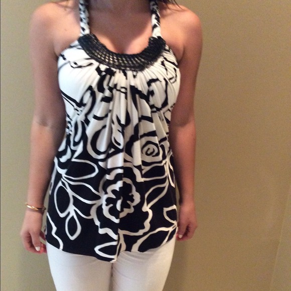 SKY Black & White abstract top- size small