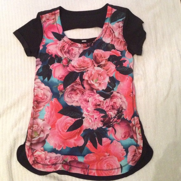 LULULEMON to and from top NWOT