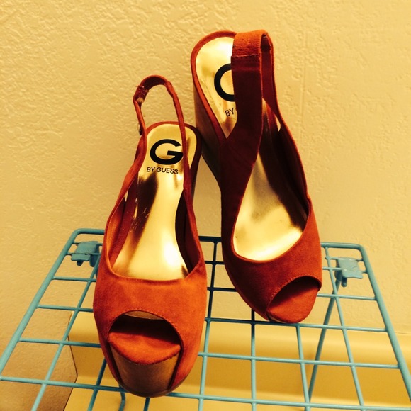 Wedge sling guess & Abercrombie green reserved