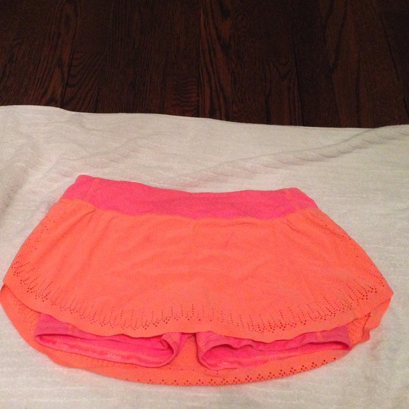 LULULEMON Running Skort. Rare laser-cut pattern!