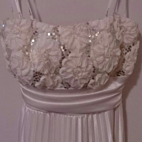 ????REDUCED ????Strapless Homecoming Dress - Picture 2 of 4