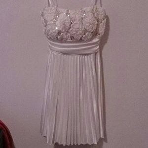 ????REDUCED ????Strapless Homecoming Dress
