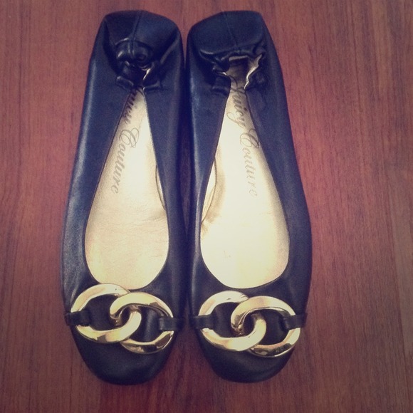 SOLD!!!!Black leather Juice Couture flats 🌟💖