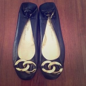 SOLD!!!!Black leather Juice Couture flats 🌟💖