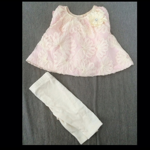 Two piece silk flower set
