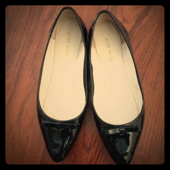 Sold❗️Classy Nine West flats ! Size 6M