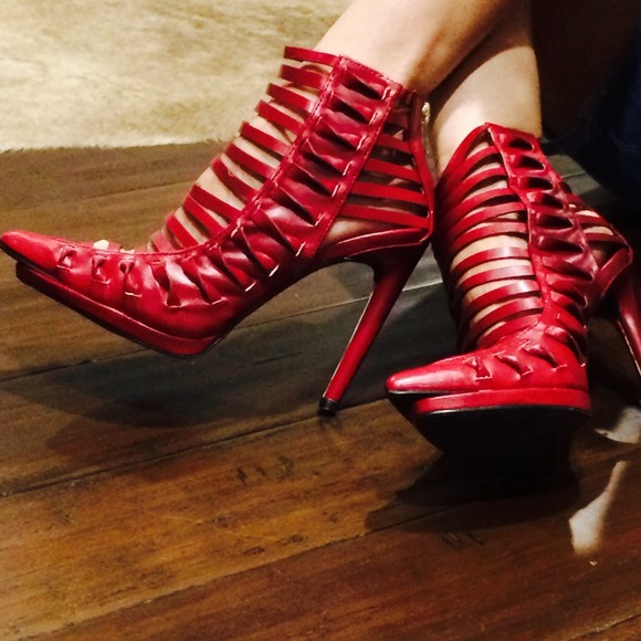 Penny&Kenny Red heels so sexy!