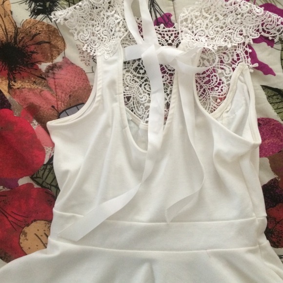 White laced peplum top - Picture 3 of 3