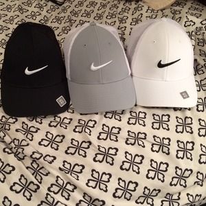 3 Nike hats