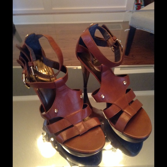 Stuart Weitzman leather heals