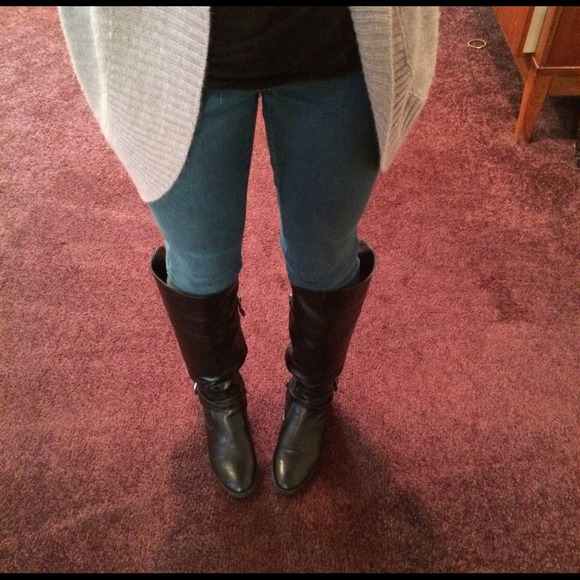 Black boots. In great condition. - Picture 4 of 4