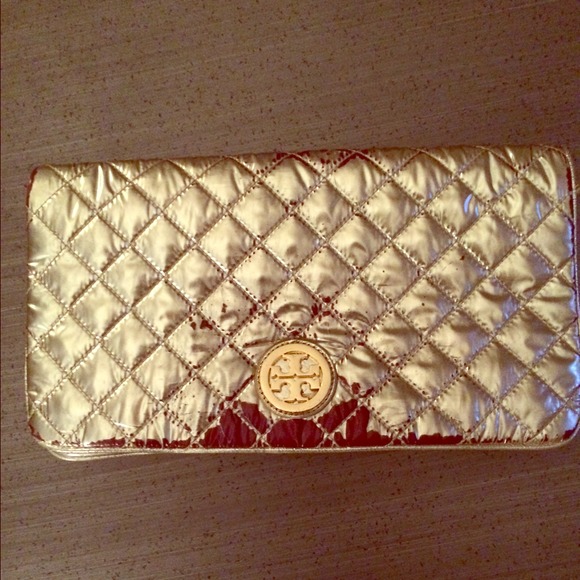 Gold tory burch authentic clutch !