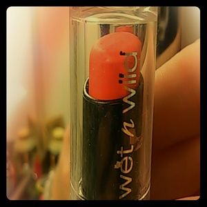 Lipstick never used but opened free!!!!!