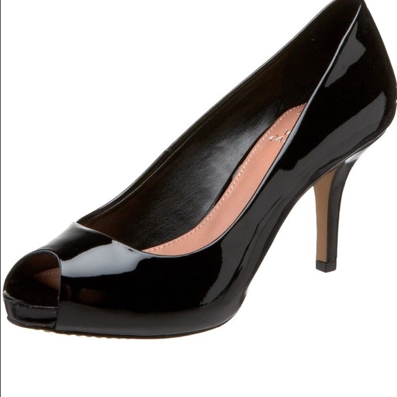 Kira by Vince Camuto black patent peeptoe pump 7.5