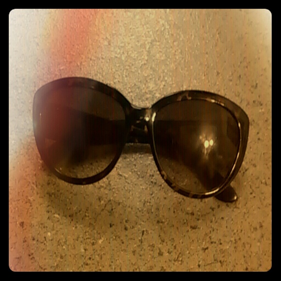 SUNGLASSES