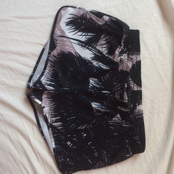 h&m printed shorts