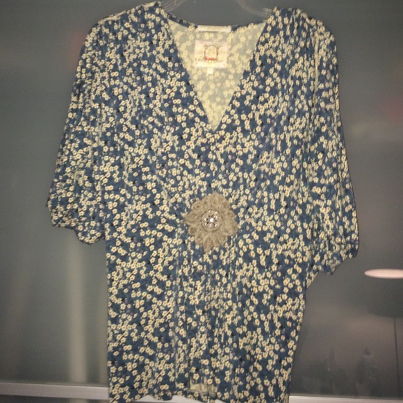 Cute and flirty flower printed top
