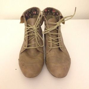 Bakers Jordyn 2 Natural Size 6.5